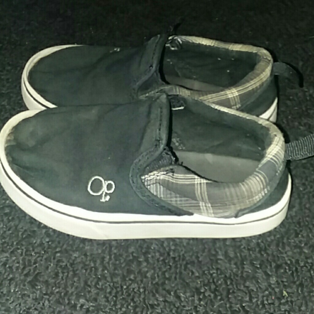Boys shoes